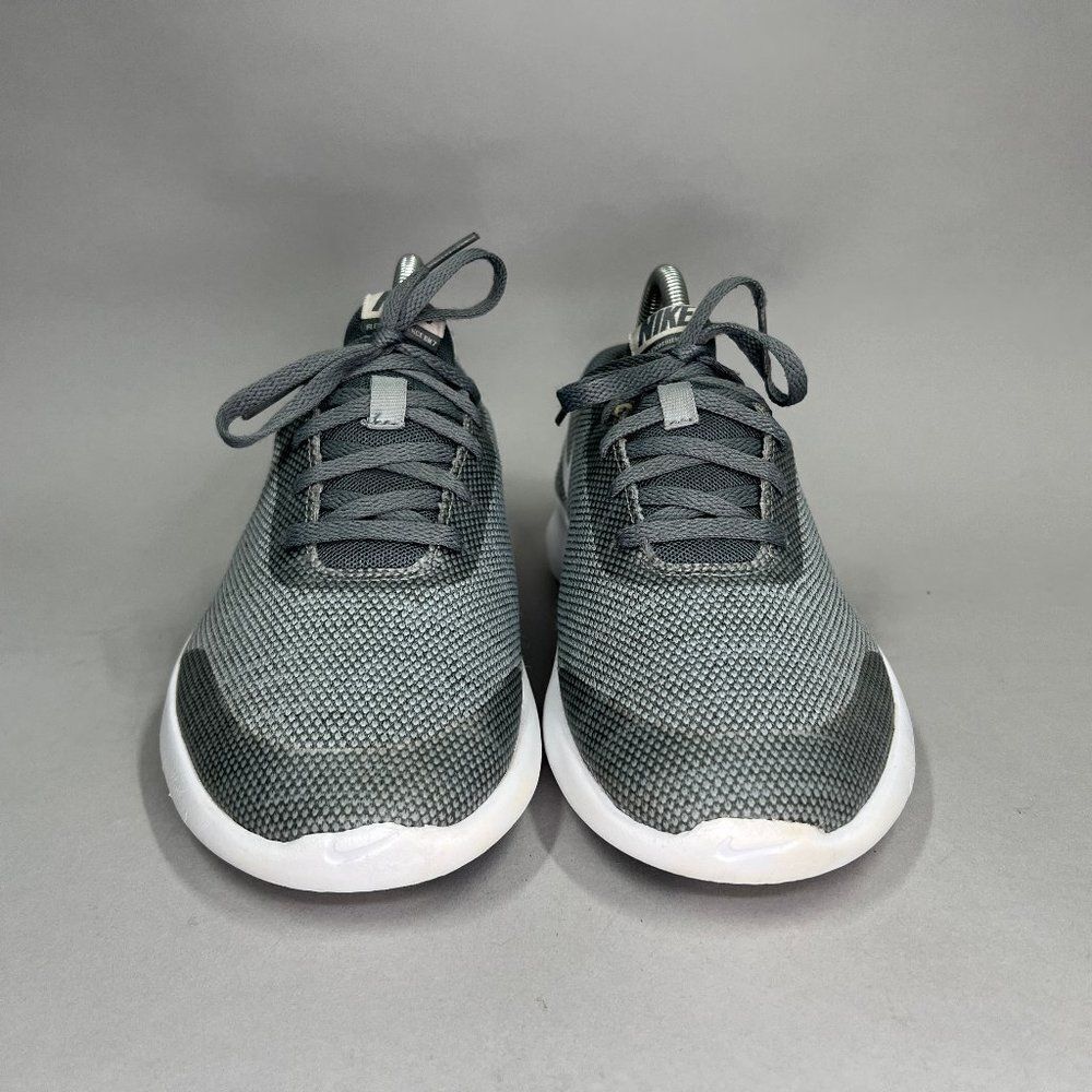 Nike Gray Trainers Sneaker Size 6Y Fits Women's Size 7.5 - Picture 2 of 11